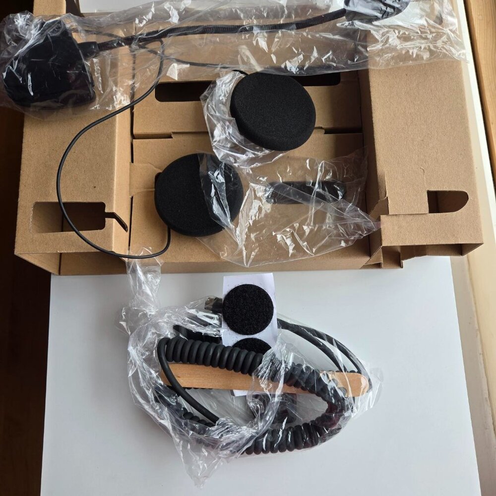 Genuine Harley-Davidson Premium Stereo Helmet Headset 77147-98A OEM NEW - Picture 2 of 4
